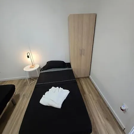 Casa Inteira 2 Quartos, 1 Wc