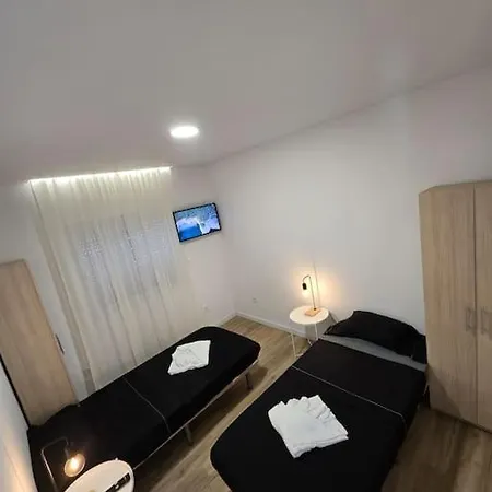 Casa Inteira 2 Quartos, 1 Wc