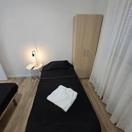 Apartment Casa Inteira 2 Quartos, 1 Wc Labruge