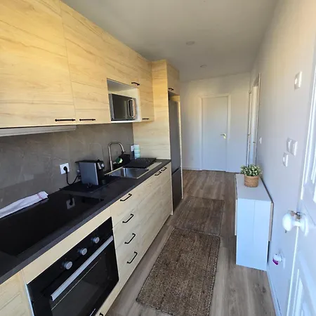 Casa Inteira 2 Quartos, 1 Wc