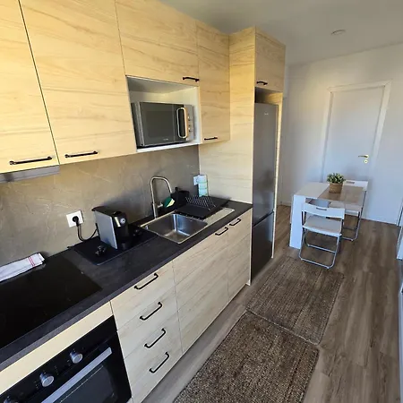 Casa Inteira 2 Quartos, 1 Wc Labruge