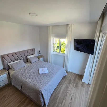 Apartamento Casa Inteira 2 Quartos, 1 Wc *