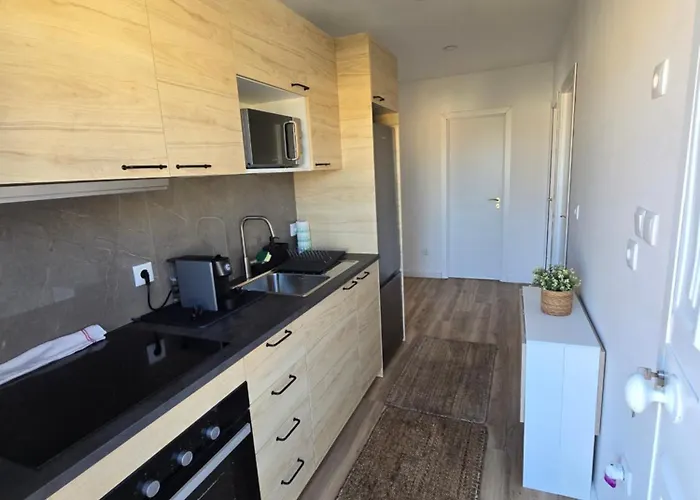 Casa Inteira 2 Quartos, 1 Wc