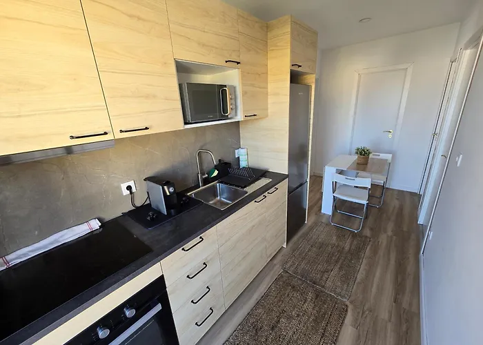 Casa Inteira 2 Quartos, 1 Wc Labruge